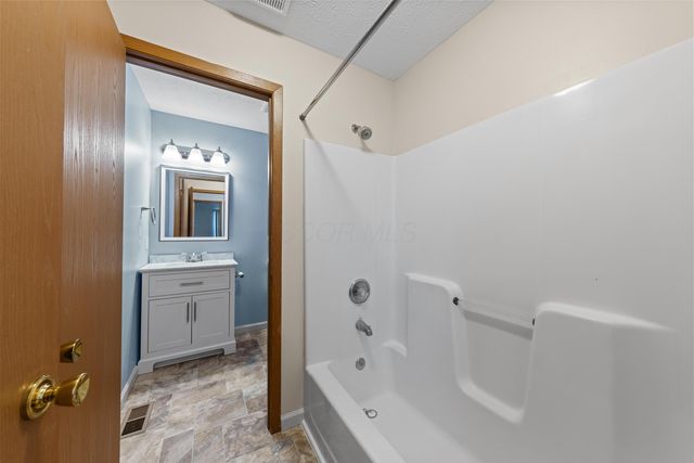 442 Courtland Lane, Pickerington, OH 43147