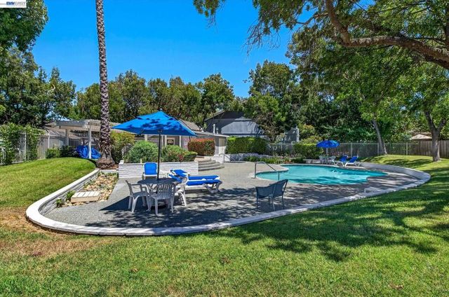 4125 Amberwood Cir, Pleasanton, CA 94588