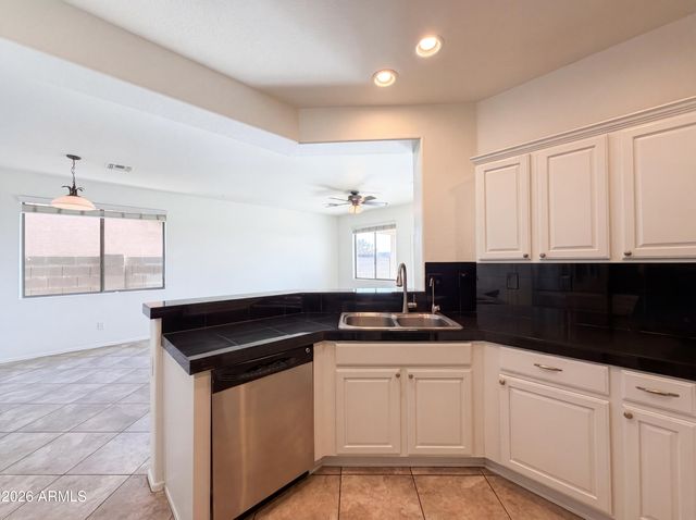 38034 N HUDSON Trail, Anthem, AZ 85086