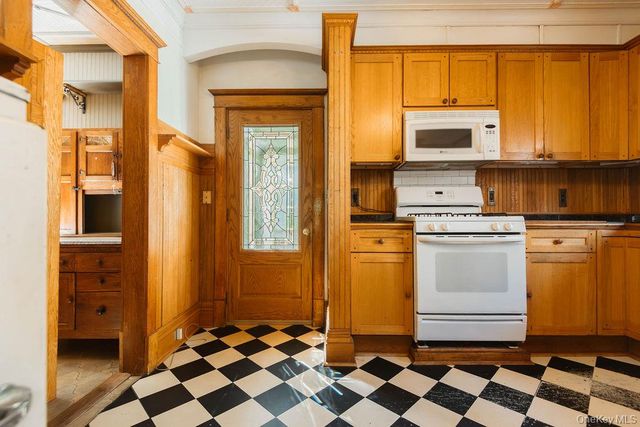 54 Linderman Avenue, Kingston, NY 12401