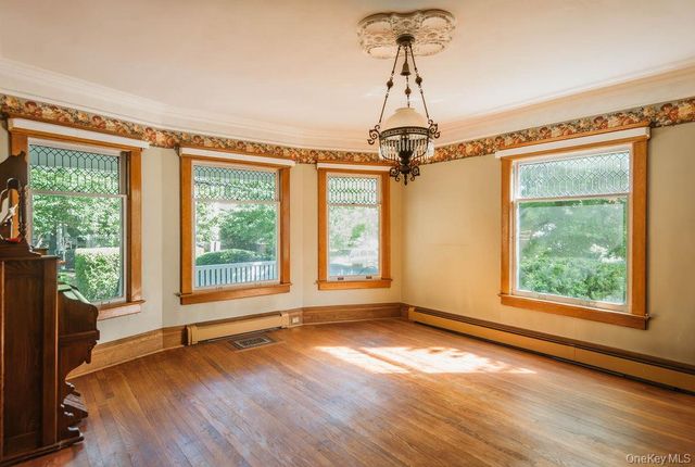 54 Linderman Avenue, Kingston, NY 12401