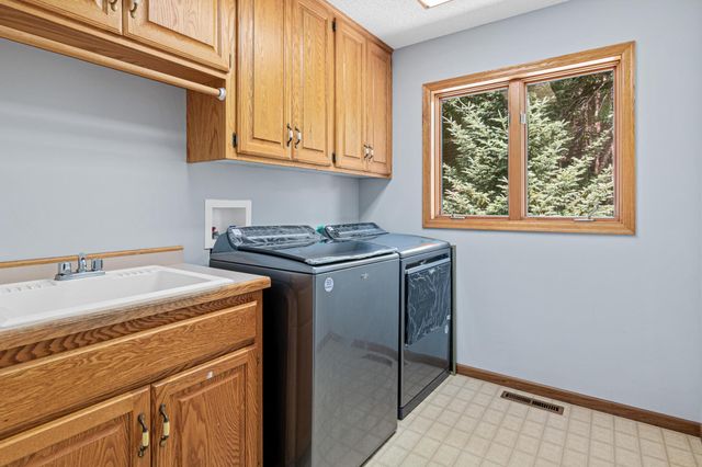 1200 Summit Oaks Drive, Burnsville, MN 55337
