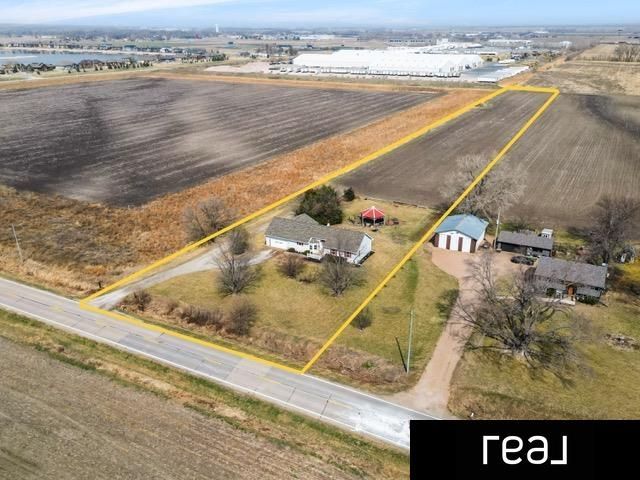 26110 W Maple Road, Waterloo, NE 68069