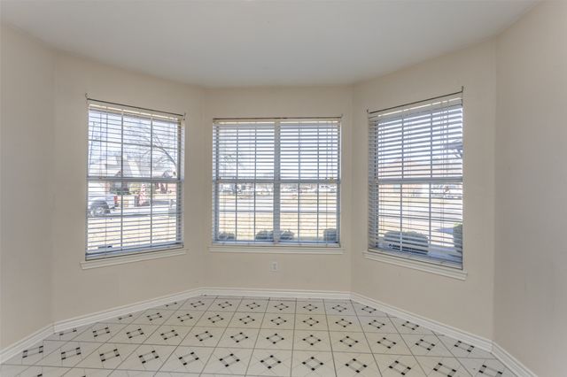 1714 Windsor Drive, Gainesville, TX 76240