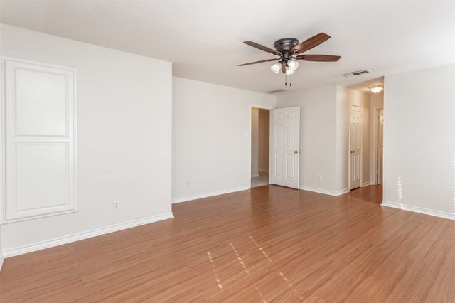 1714 Windsor Drive, Gainesville, TX 76240