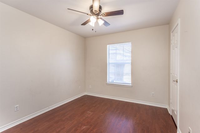 1714 Windsor Drive, Gainesville, TX 76240