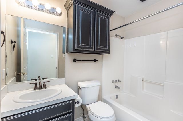 1714 Windsor Drive, Gainesville, TX 76240