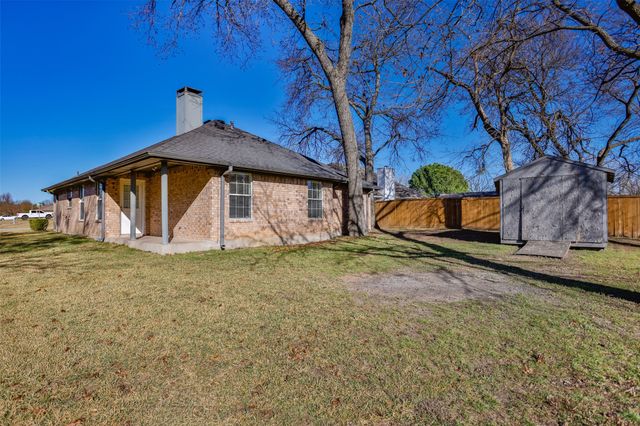 1714 Windsor Drive, Gainesville, TX 76240