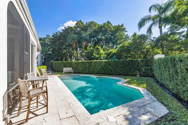 2707 Players Court, Wellington, FL 33414