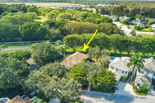 2707 Players Court, Wellington, FL 33414