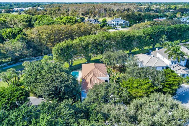 2707 Players Court, Wellington, FL 33414