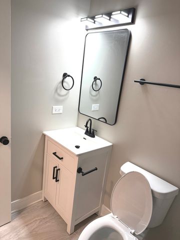 1440 S Kedvale Avenue, Chicago, IL 60623