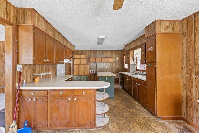 115 Alexander Street, Hampton, TN 37658