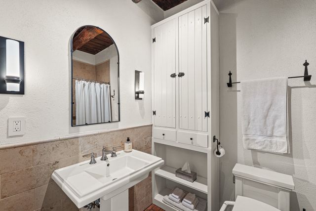 225 E Houghton Street, Santa Fe, NM 87505