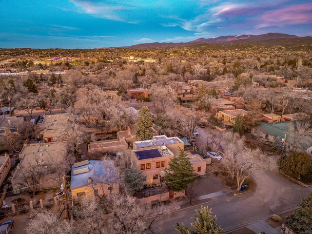 225 E Houghton Street, Santa Fe, NM 87505