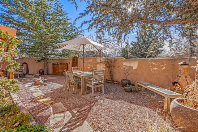 225 E Houghton Street, Santa Fe, NM 87505