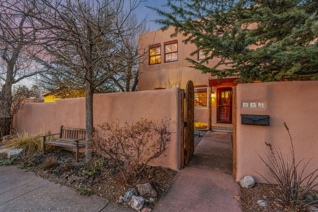 225 E Houghton Street, Santa Fe, NM 87505