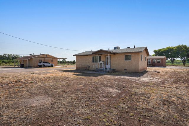3 Ernesto Lane, Los Lunas, NM 87031