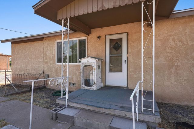 3 Ernesto Lane, Los Lunas, NM 87031