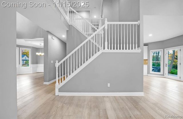 9751 Kingston Pointe Drive, Clarkston, MI 48348