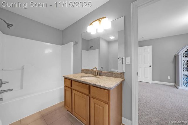 9751 Kingston Pointe Drive, Clarkston, MI 48348