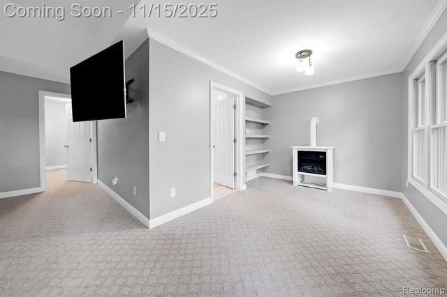 9751 Kingston Pointe Drive, Clarkston, MI 48348