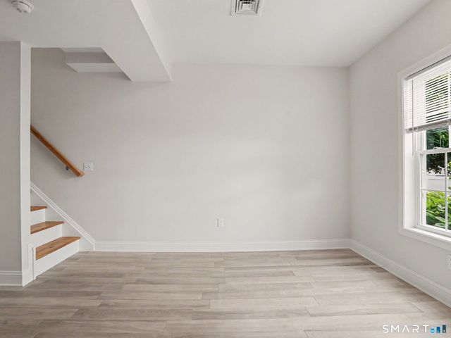 20 Third Street 14, Stamford, CT 06905