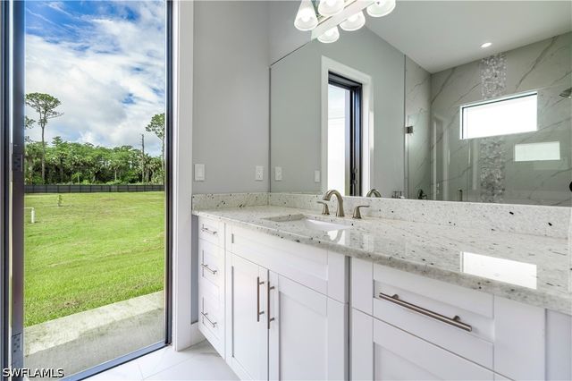 490 39th AVE NE, Naples, FL 34120