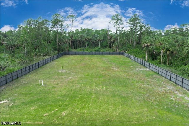 490 39th AVE NE, Naples, FL 34120