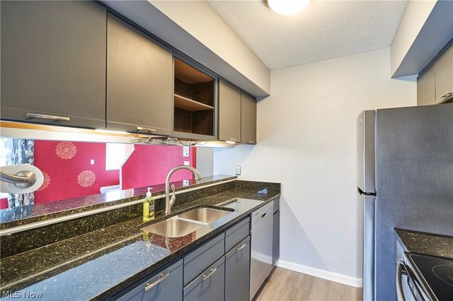 28180 Detroit Road D1, Westlake, OH 44145