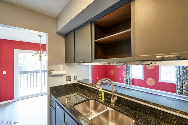 28180 Detroit Road D1, Westlake, OH 44145