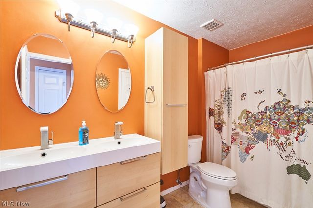 28180 Detroit Road D1, Westlake, OH 44145