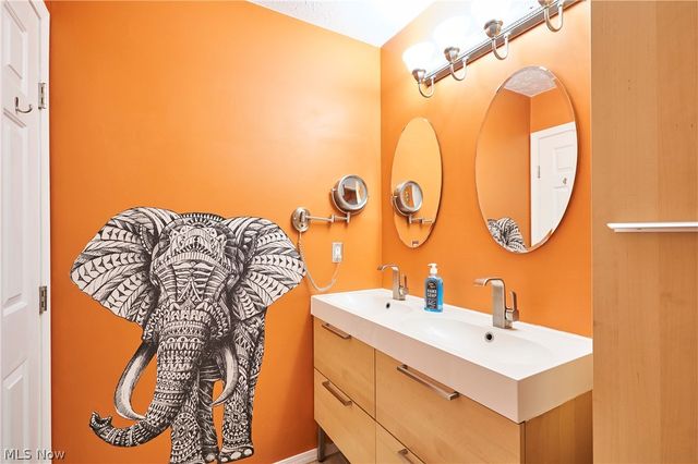 28180 Detroit Road D1, Westlake, OH 44145