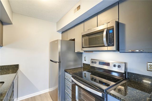 28180 Detroit Road D1, Westlake, OH 44145