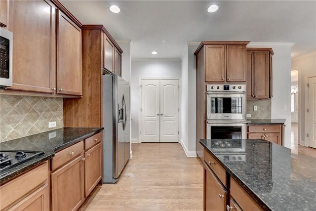 2723 Ivy Bluff Court, Buford, GA 30519