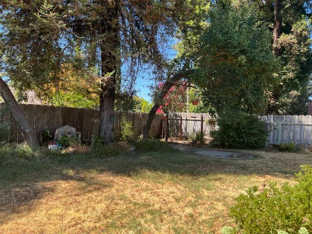 402 Mainberry Drive, Madera, CA 93637