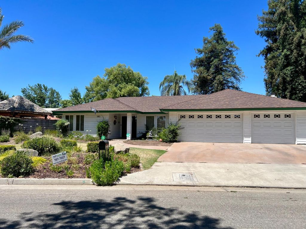 402 Mainberry Drive, Madera, CA 93637