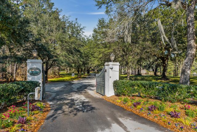 4400 Wando Farms Road, Mount Pleasant, SC 29429