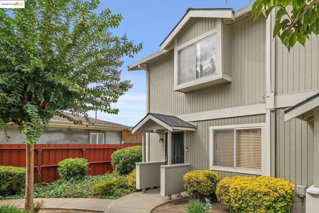 21564 Meekland Ave 1, Hayward, CA 94541