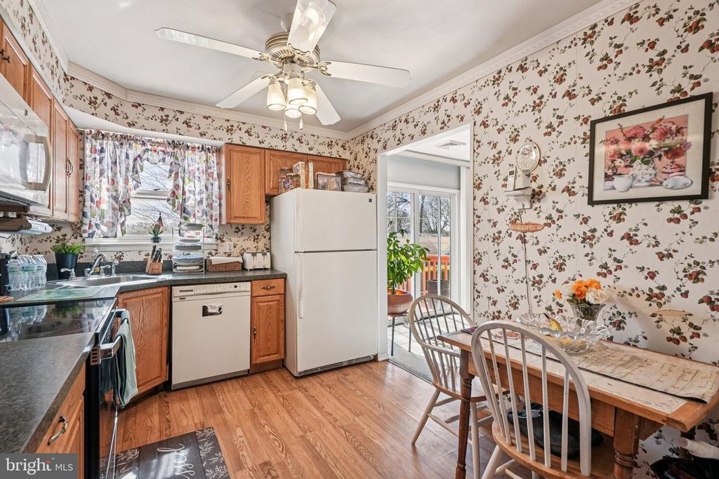 Image 15 of property listing at 41 HARDING, Ewing, NJ 08618