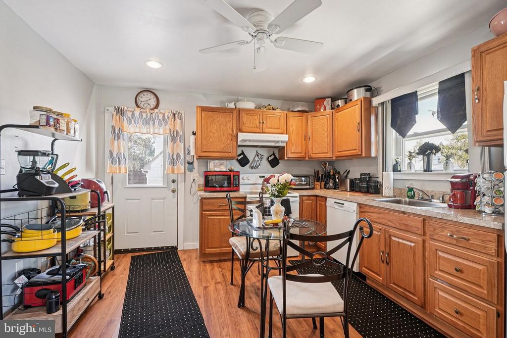 Image 19 of property listing at 41 HARDING, Ewing, NJ 08618