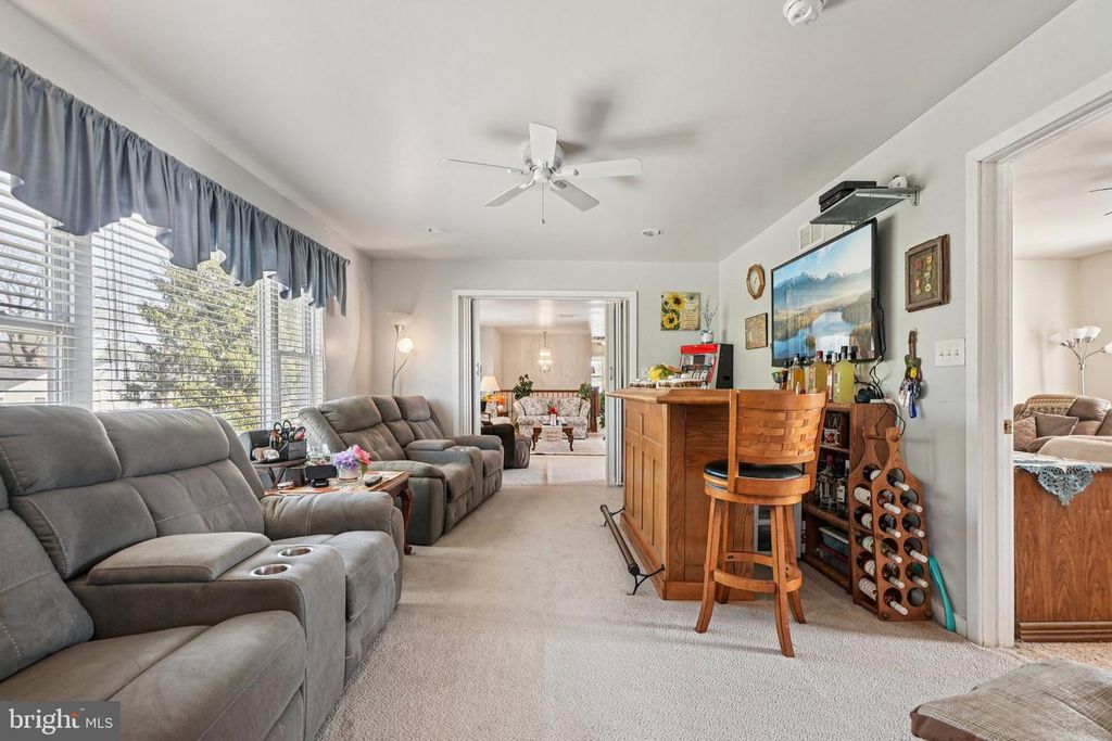 Image 8 of property listing at 41 HARDING, Ewing, NJ 08618