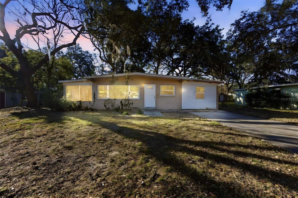 762 VALENCIA AVENUE, Orange City, FL 32763