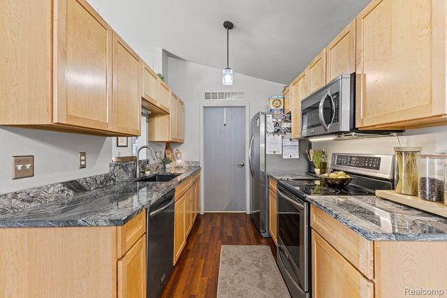 13886 Watersway Drive, Gibraltar, MI 48173