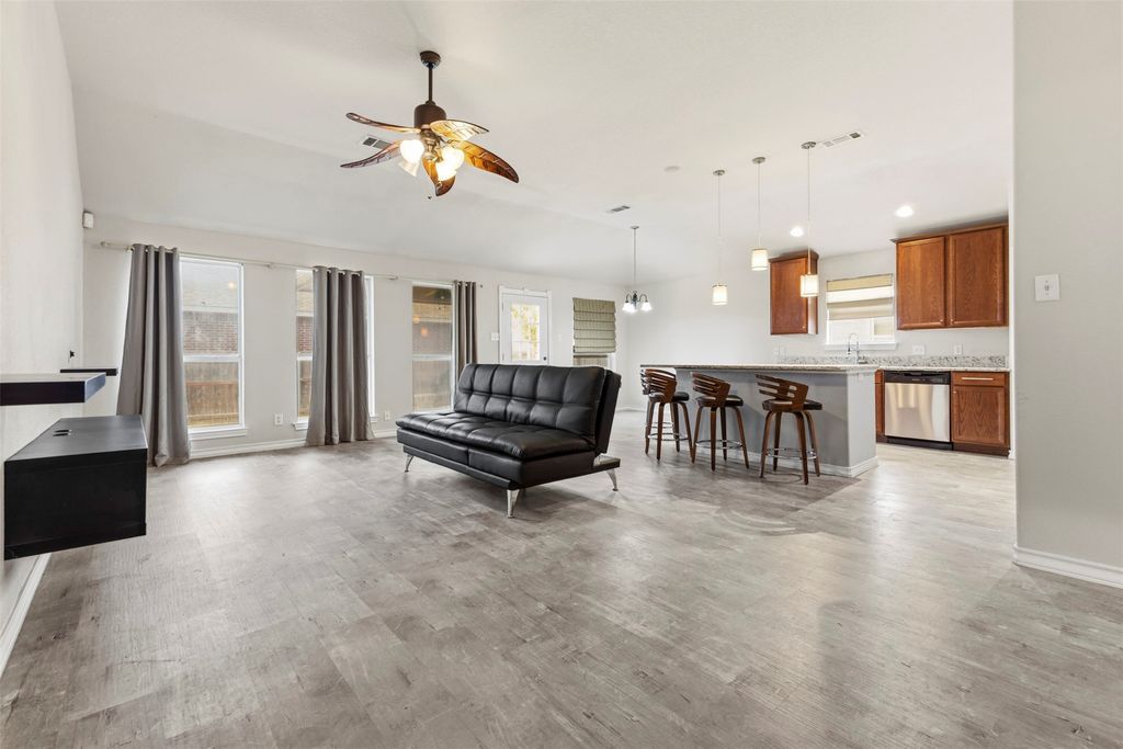937 Behrens Court, Crowley, TX 76036 — photo 4