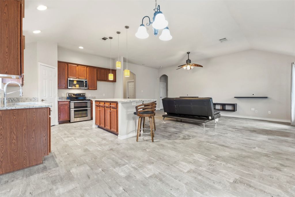 937 Behrens Court, Crowley, TX 76036 — photo 5