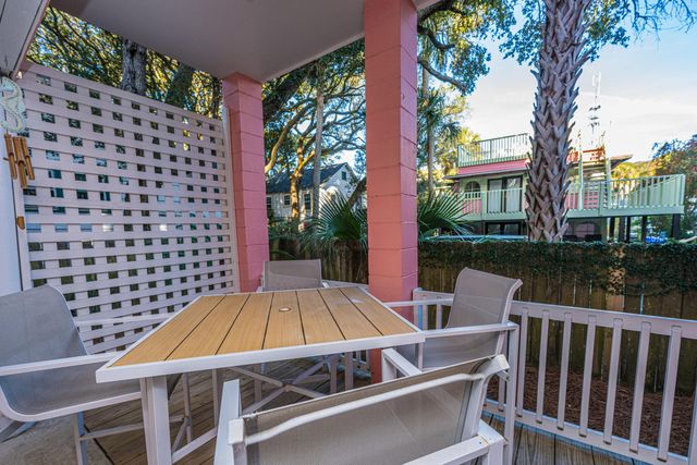 510 E Arctic Avenue, Folly Beach, SC 29439