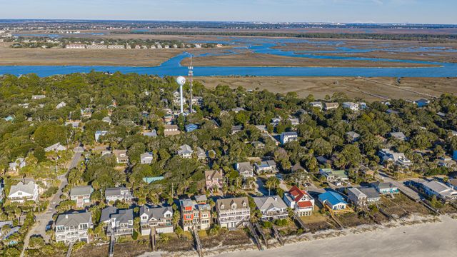 510 E Arctic Avenue, Folly Beach, SC 29439
