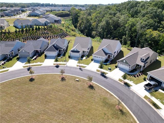 5687 Villa Crest Drive, Hoschton, GA 30548