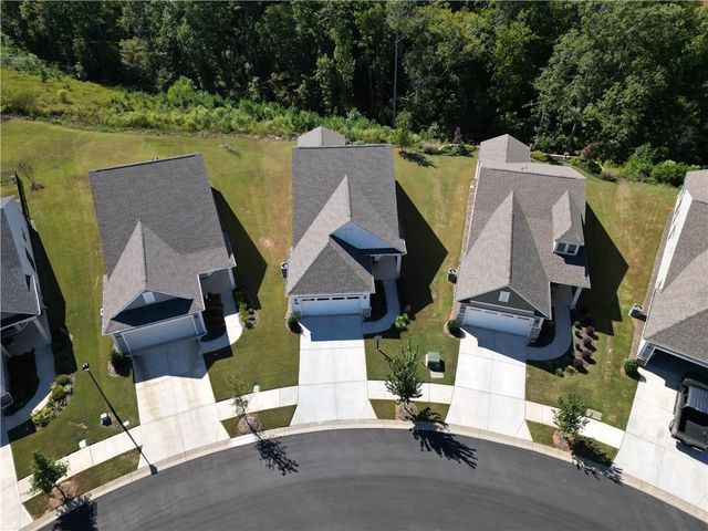5687 Villa Crest Drive, Hoschton, GA 30548